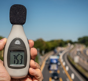 Schallpegelmessung an Autobahn Schallpegelmessung an Autobahn