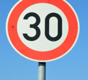 Tempo 30 Schild. Foto: fotolia.de Tempo 30 Schild. Foto: fotolia.de