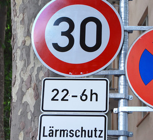Verkehrsschild Tempo 30 Verkehrsschild Tempo 30