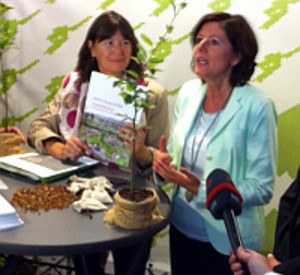Malu Dreyer und Ulrike Höfken bei der Vorstellung des Nationalpark-Konzeptes in Kirschweiler Malu Dreyer und Ulrike Höfken bei der Vorstellung des Nationalpark-Konzeptes in Kirschweiler