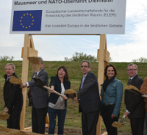 1. Spatenstrich zum Ausbau des Rheinhauptdeiches Dienheim 1. Spatenstrich zum Ausbau des Rheinhauptdeiches Dienheim