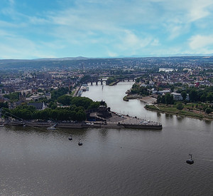 Zusammenfluss von Rhein und Mosel am Deutschen Eck in Koblenz