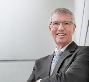 Dr. Erwin Manz