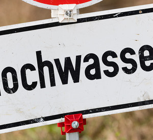 Hochwasser-Hinweisschild