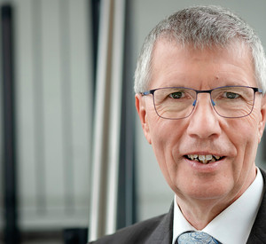 Dr. Erwin Manz